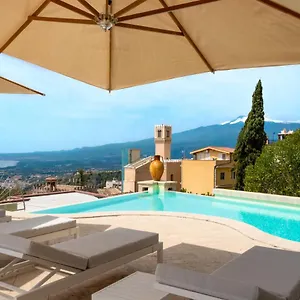 Atelier Spacious With Pool Villa